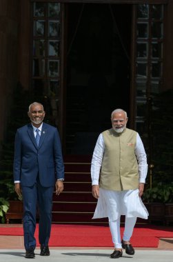 NEW DELHIINDIA 7 Ekim 2024 Başbakan Narendra Modi ve Maldivler Başkanı Muhammed Muizzu, 7 Ekim 2024 tarihinde Yeni Delhi 'deki Hyderabad Evi' nde gerçekleşen görüşme öncesinde yürüdüler. Fotoğraf: Raj K. Raj / Hindustan Times