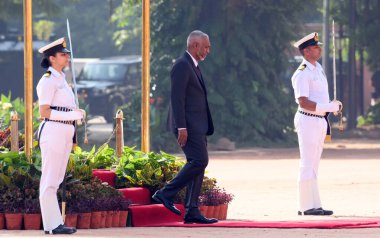 NEW DELHIINDIA 7 Ekim 2024 Maldivler Başkanı Muhammed Muizzu, 7 Ekim 2024 tarihinde Rashtrapati Bhavan 'da düzenlenen tören sırasında Şeref Muhafızlarını teftiş eder. Fotoğraf: Raj K Raj / Hindustan Times