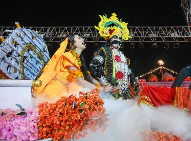 NOIDA INDIA OCTOBER 9 2024 Artists performing Sita Haran Surpanakha Jatayu death during a Ramlila last night at Ramlila ground sector 21A on October 9 2024 in Noida India Photo by Sunil Ghosh Hindustan Times  clipart