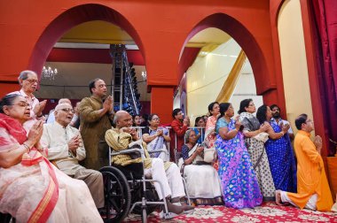 Noida Kale Bari 26 Ekim 2024 Noida Hindistan 'da Saptami gününde Tanrıça Durga' ya tapanlar 10 Ekim 2024 tarihinde Durga Puja festivali Durgotsav olarak adlandırılır.