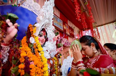 CHANDIGARH INDIA OCTOBER 13 2024 Women offer prayers on the final day of the Durga Puja on the occasion of Vijayadashami at Banga bhawan sector 35 on October 13 2024 in Chandigarh India Photo by Ravi Kumar Hindustan Times clipart