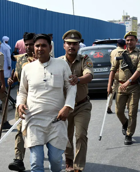 GHAZIABAD INDIA 13 Ekim 2024 Hindu örgütlerinden Üyeler, Gaziabad 'dan yaklaşık bir hafta sonra Gaziabad' da 13 Ekim 2024 