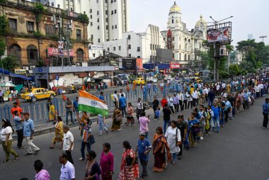 KOLKATA INDIA 14 Ekim 2024 Vatandaş ve Asistan doktorlar, 14 Ekim 2024 'te Kolkata Hindistan' da Samir Jana Hind tarafından çekilen Kolkata fotoğrafında, RG Kar tecavüz olayıyla ilgili CBI 'ın yürüttüğü hayal kırıklığı üzerine protesto yürüyüşü gerçekleştirdiler.