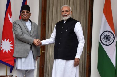 NEW DELHI INDIA HAZİRAN 12023 Başbakan Narendra Modi ve Başbakan Pushpa Kamal Dahal Prachanda, 12023 yılında Yeni Delhi Hindistan ve Nepal 'deki Hyderabad House' daki toplantıları öncesinde Perşembe günü rampayı açma girişimlerini açıkladı. 