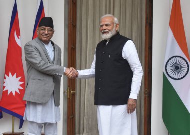 NEW DELHI INDIA HAZİRAN 12023 Başbakan Narendra Modi ve Başbakan Pushpa Kamal Dahal Prachanda, 12023 yılında Yeni Delhi Hindistan ve Nepal 'deki Hyderabad House' daki toplantıları öncesinde Perşembe günü rampayı açma girişimlerini açıkladı. 