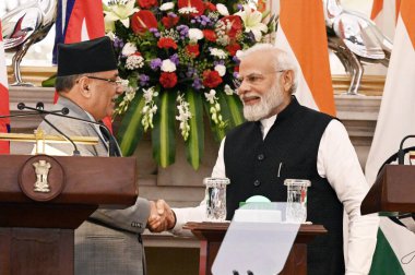NEW DELHI INDIA HAZİRAN 12023 Başbakan Narendra Modi ve Nepal Başbakanı Pushpa Kamal Dahal Prachanda, Perşembe günü Yeni Delhi Hindistan ve Nepal 'de düzenlenen 1 Haziran 2023 tarihli Hyderabad House toplantısında yaptıkları ortak basın açıklaması sonrasında, 