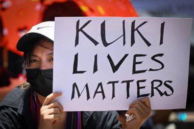 YENİ DELHI INDIA 7 Haziran 2023 Kuki Kabilesi 'nden kadınlar, 7 Haziran 2023' te Sanchit Khanna Hindustan Times tarafından Yeni Delhi Hindistan 'da çekilen fotoğrafta Manipur' da Kuki Zomi halkına yönelik şiddet iddiaları için adalet arayan pankartlar taşıdılar.