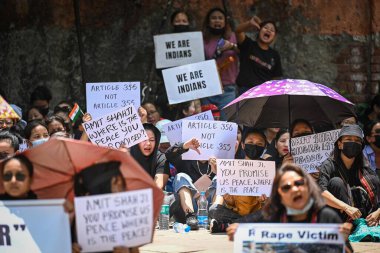 YENİ DELHI INDIA 7 Haziran 2023 Kuki Kabilesi 'nden kadınlar, 7 Haziran 2023' te Sanchit Khanna Hindustan Times tarafından Yeni Delhi Hindistan 'da çekilen fotoğrafta Manipur' da Kuki Zomi halkına yönelik şiddet iddiaları için adalet arayan pankartlar taşıdılar.