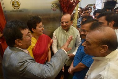 NEW DELHI INDIA 8 Haziran 2023 Delhi Genel Sekreteri Arvind Kejriwal Delhi Vali Vinai Kumar Saxena Delhi Eğitim Bakanı Atishi Marlena Guru Gobind Singh Indraprastha Üniversitesi Rektör Yardımcısı Dr. Mahesh Verma 