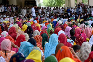 GREATER NOIDA INDIA 13 HAZİRAN 40 köyden çiftçiler Büyük Noida Otoritesi 'ne karşı 50 gündür protesto ediyor ve 13 Haziran 2023 tarihinde planlanan kalkınma için daha iyi bir rehabilitasyon ve tazminat talep ediyorlar.