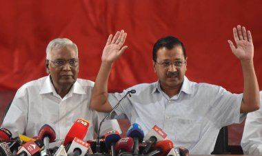 Yeni Delhi Hindistan 14 Haziran 2023 Delhi Genel Sekreteri ve AAP Sözcüsü Arvind Kejriwal, Hindistan Komünist Partisi Genel Sekreteri D Raja ve diğer AAP ve CPI Parti liderleriyle görüştü. 