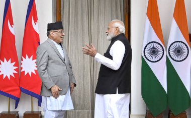 NEW DELHI INDIA HAZİRAN 12023 Başbakan Narendra Modi ve Başbakan Pushpa Kamal Dahal Prachanda, 12023 yılında Yeni Delhi Hindistan ve Nepal 'deki Hyderabad House' daki toplantıları öncesinde Perşembe günü rampayı açma girişimlerini açıkladı. 