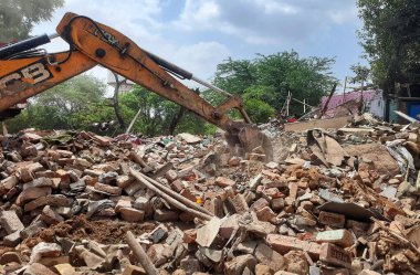 NEW DELHI INDIA 16 HAZİRAN 2023 Ulusal Afet Müdahale Gücü NDRF tarafından 16 Haziran 2023 tarihinde Vasant Vihar 'daki Vasant Gandhi kampında gerçekleştirilen bir yıkım girişimi ile sonuçlandı.