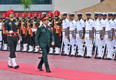 NEW DELHI INDIA 19 Haziran 2023 Vietnam Milli Savunma Bakanı General Phan Van Giang, Manekshaw Merkezi 'nde 19 Haziran 2023 tarihinde Yeni Delhi Savunma Bakanı Rajnath Singh ile ikili görüşmelerde bulundu.