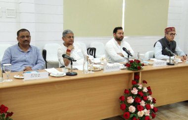 PATNA INDIA 23 Haziran 2023 R 'den L Ulusal Konferansı Başkanı Omar Abdullah Bihar Genel Başkan Yardımcısı Tejashwi Yadav JDU Ulusal Başkanı Lalan Singh Bihar Bakanı Sanjay Jha ve muhalefet partileri toplantısına 23 Haziran' da Samwad 'da katılan diğerleri 