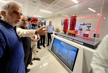 NEW DELHI INDIA 26 Haziran 2023 Union Union Power and Heavy Industries Bakanı Krishan Pal Gurjar Badarpur Termal Santrali 'ndeki Gelişmiş Endüstriyel Teknoloji Sunum Merkezi' nin açılışı sırasında 26 Haziran 2023 tarihinde Salman