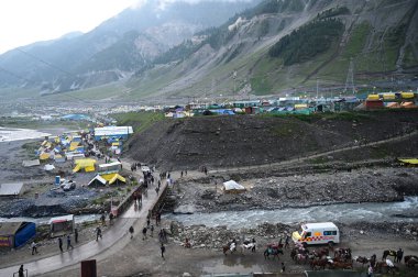 GANDERBAL INDIA HAZİRAN 30 HAZİRAN 2023 Baltal ana kampının 30 Haziran 2023 'te Ganderbal Hindistan' da yıllık Amarnath yatının ilk aşaması Waseem Andrabi Hindustan Times tarafından çekilmiştir.