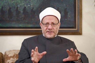 NEW DELHI, INDIA: Mayıs 12023 - Mısır Baş Müftüsü Shawki İbrahim Abdel Karim Allam, Hindistan Zaman Elçiliği ile 1 Mayıs 2023 tarihinde Yeni Delhi Hindistan 'da yaptığı bir röportajda.