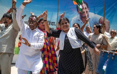13 Mayıs 2023 'te parti Tilak Bhavan Dadar dışında yapılan Karnataka meclis seçimlerinde Hindistan Kongresi 135 sandalye kazanarak 224 sandalyeden 113 sandalye kazandı. 