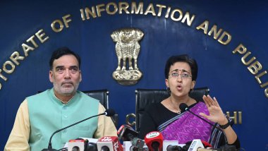 NEW DELHI INDIA ECTOBER 28 Ekim 2024 Delhi Genel Sekreteri Atishi ve Çevre Bakanı Gopal Rai, 28 Ekim 2024 tarihinde Delhi Sekreterliği 'nde yapılan basın toplantısında, 
