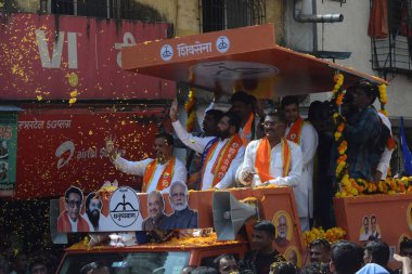 28 Ekim 2024 Maharashtra başbakanı ve Kopri Panchapakhadi seçmen adayı Eknath Shinde, 28 Ekim 2024 tarihinde Thane India 'da seçim adaylığı formunu doldurmak için ortaya çıktı. Maharashtra Meclisi seçimleri