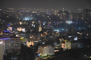 GURUGRAM, INDIA EKİM 30 Ekim 2024 Gurugram şehri DLF alanı 30 Ekim 2024 'te Hindistan Gurugram' da Diwali Festivali arifesinde aydınlatıldı. 