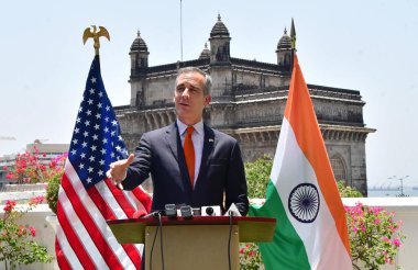 MUMBAI INDIA 17 Mayıs 2023 ABD 'nin Hindistan Büyükelçisi Eric Garcetti 17 Mayıs 2023' te Mumbai Hindistan 'da Taj Mahal Hotel Colaba' da basına konuştu.