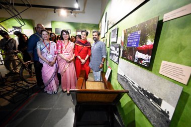 NEW DELHI INDIA 18 Mayıs 2023 Delhi Eğitim ve Turizm Bakanı Atishi Singh, Ambedkar Üniversitesi Kaşmir Kapısı Kampüsü 'ndeki Dara Shikoh Kütüphanesi' ndeki Bölünme Müzesi ve Kültür Merkezi 'nin açılışını 18 Mayıs 2023' te Sanj tarafından Yeni Delhi Hindistan
