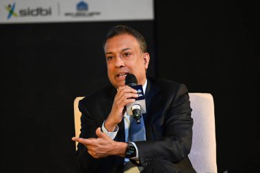 NEW DELHI INDIA 18 Mayıs 2023 Sumant Sinha ReNew CEO 'su 18 Mayıs 2023' te Sanchit Khanna Hindustan Times 'ın Sanchit Khanna Hindustan Times tarafından Yeni Delhi Hindistan' daki Ambedkar Uluslararası Merkezi 'nde düzenlenen bir panel tartışmasında görüldü.