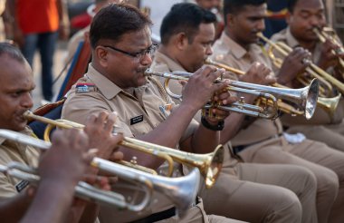MUMBAI INDIA MAYIS 20 Mayıs 2023 Mumbai Polis bandosu 20 Mayıs 2023 'te Mumbai' de Marine Drives 'de konser verdi.