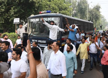 NEW DELHI INDIA NOVEMBER 4 2024 Delhi Police detain the party Leaders and workers during the demonstration demanding reinstatement of Bus Marshals near CM House Mathura Road on November 4 2024 in New Delhi India Photo by Sonu Mehta Hindustan Times clipart