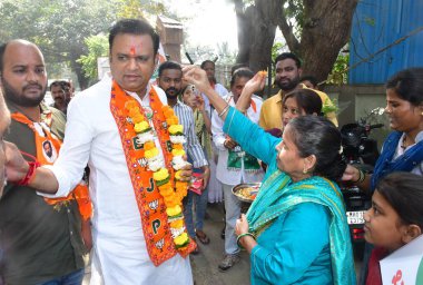 MUMBAI INDIA NOVEMBER 8 2024 BJP candidate from Colaba constituency Rahul Narvekar during the election campaign at Colaba area on November 8 2024 in Mumbai India Photo by Bhushan Koyande Hindustan  Times clipart