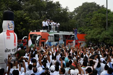 NEW DELHI INDIA NOVEMBER 8 2024 Delhi Pradesh Congress Committee President Devender Yadav along with Himachal Pradesh Chief Minister Sukhvinder Singh Sukhu and AICC Treasurer Ajay Maken during the flag off the month long Delhi Pradesh Congress Commit clipart