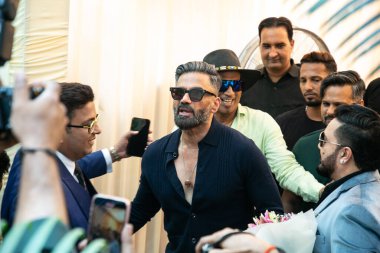 NEW DELHI INDIA ECTOBER 13 Ekim 2024 Bollywood aktörü Suniel Shetty 13 Ekim 2024 'te Hindistan Kanser Enstitüsü Araştırma ve Tedavi Hastanesi' nin açılışında 