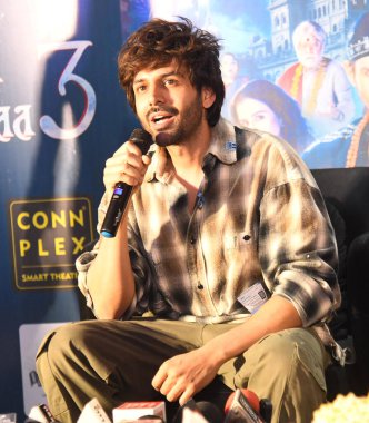 PATNA INDIA NOVEMBER 12 2024 Bollywood actor Kartik Aryan addressing a press conference during promotion of movie Bhool Bhulaiya 3 at Conn Plex Anisabad on November 12 2024 in Patna India Photo by Santosh Kumar Hindustan Times clipart