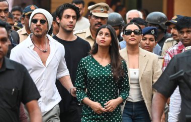 MUMBAI INDIA NOVEMBER 20 2024 Indian actor Shah Rukh Khan and his family cast their votes at the Mount Mary polling station in Bandra for the Maharashtra State election on November 20 2024 in Mumbai India Photo by Raju Shinde Hindustan Times clipart