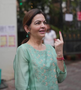 MUMBAI INDIA NOVEMBER 20 2024 Nita Ambani, 20 Kasım 2024 'te Mumbai Hindistan Fotoğraf: Bhushan Koyande Hindustan Times tarafından çekilmiştir.