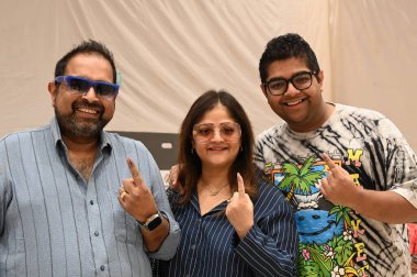 NAVI MUMBAI INDIA NOVEMBER 20 2024 Singer Shankar Mahadevan along with his family members cast vote at Vashi on November 20 2024 in Navi Mumbai India Photo by Bachchan Kumar Hindustan Times clipart