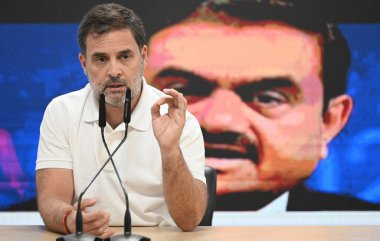 NEW DELHI INDIA NOVEMBER 21 Kasım 2024 Lok Sabha Rahul Gandhi Muhalefet Lideri ve kongre başkanı Jairam Ramesh, 21 Kasım 2024 tarihinde AICC Genel Merkezi 'nde düzenlenen Özel Kongre brifinginde basın mensuplarına seslendiler.