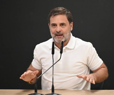 NEW DELHI INDIA NOVEMBER 21 Kasım 2024 Lok Sabha Rahul Gandhi Muhalefet Lideri ve kongre başkanı Jairam Ramesh, 21 Kasım 2024 tarihinde AICC Genel Merkezi 'nde düzenlenen Özel Kongre brifinginde basın mensuplarına seslendiler.