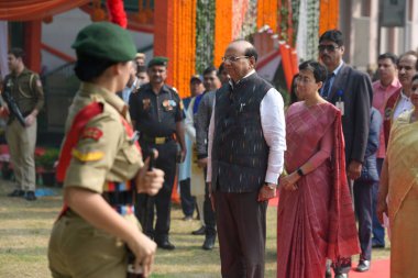 NEW DELHI INDIA NOVEMBER 22 Kasım 2024 Delhi Vali Vinai Kumar Saxena Başkanı Atishi Indira Gandhi Delhi Kadınlar Teknik Üniversitesi 7. Toplantısı sırasında 22 Kasım 2024 tarihinde Yeni Delhi Hindistan 'da Raj K 