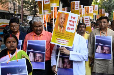 KOLKATA INDIA NOVEMBER 27 BJP MLA ISKCON keşişi ve Hindu lider Chinmoy Krishna Das 'ın tutuklanması üzerine bir protesto mitingi düzenledi ve 27 Kasım 2024 tarihinde Kolkata Hindistan' da Samir Jana Hindustan Times 