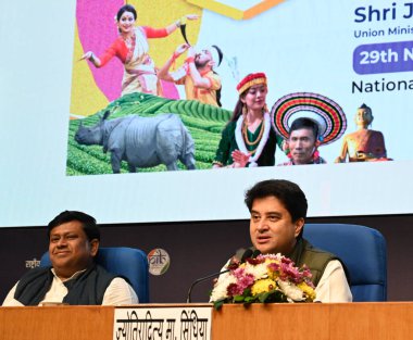 NEW DELHI INDIA NOVEMBER 29 2024 Kuzey Doğu Bölgesi Kalkınma Bakanı DoNER Jyotiraditya Scindia ve Birlik Bakanı Sukanta Majumdar, Ashtalakshmi Mahotsav 'un 1. 