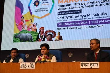 NEW DELHI INDIA NOVEMBER 29 2024 Kuzey Doğu Bölgesi Kalkınma Bakanı DoNER Jyotiraditya Scindia ve Birlik Bakanı Sukanta Majumdar, Ashtalakshmi Mahotsav 'un 1. 