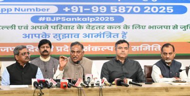 NEW DELHI INDIA 2 ARALIK 2024 Delhi BJP Sankalp Patr Sammitti Ramvir Singh Bidhuri üyesi Kıdemli Liderler Satish Upadhyay Lok Sabha Parvesh Verma BJP MLA Ajay Mahawar ve diğerleri