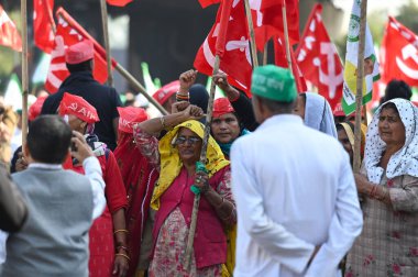 NOIDA INDIA DECEMBER 2 2024 Farmers' organization staged a sit in protest under the Mahamaya flyover regarding their demands on December 2 2024 in Noida India Led by the Samyukt Kisan Morcha Farmers from Uttar Pradesh staged a large protest  clipart