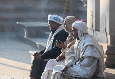 NoIDA INDIA 3 Aralık 2024 Samyukta Kisan Morcha Uttar Pradesh çiftçileri 3 Aralık 2024 tarihinde Noida Hindistan 'da elde edilen arazi için uygun tazminat talebiyle Ulusal Dalit Anıtı Parkı' nda protesto gösterisi düzenlediler. 