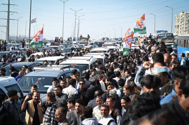 NEW DELHI, INDIA, DECEMBER 4, 2024 Massive traffic jam seen as UP Police installs barricades to stop the convoy of Congress leader and LOP Rahul Gandhi who was on his way to visit Sambhal at NH 24 near Ghazipur on December 4 2024 in New Delhi, India  clipart