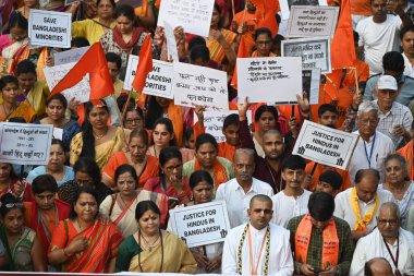 NAVI MUMBAI, INDIA - 8 Aralık 2024: Sakal Hindu Samaj, Hindistan 'ın Navi Mumbai kentinde 8 Aralık 2024 tarihinde, Vashi' de yaşayan Hinduların karşı karşıya olduğu zulümler için bir miting düzenledi.