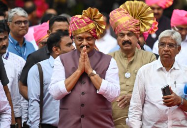 MUMBAI, INDIA - 7 ARALIK: Maharashtra Bakan Yardımcısı Ajit Pawar, 7 Aralık 2024 tarihinde Mumbai 'de yeni seçilen milletvekillerinin yemin töreniyle Cumartesi günü Vidhan Bhavan' da başlayan Maharashtra Meclisi 'nin üç günlük özel toplantısına katıldı.